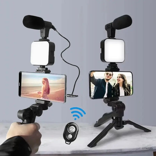 Smartphone Vlogging Kit With Tripod Phone Holder Mini Microphone LED Fill Light Starter For TikTok Live Stream Video YouTube
حامل الجوال متعدد المهام مع اضاءة ذكية وميكروفون